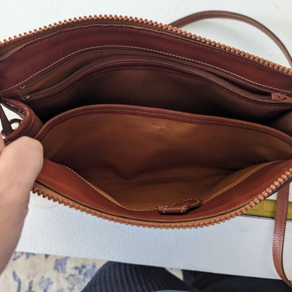 Vintage Women's Dooney And Burke 8 X 11 Crossbody Purse Bag Tan Brown Leather - Picture 9 of 11